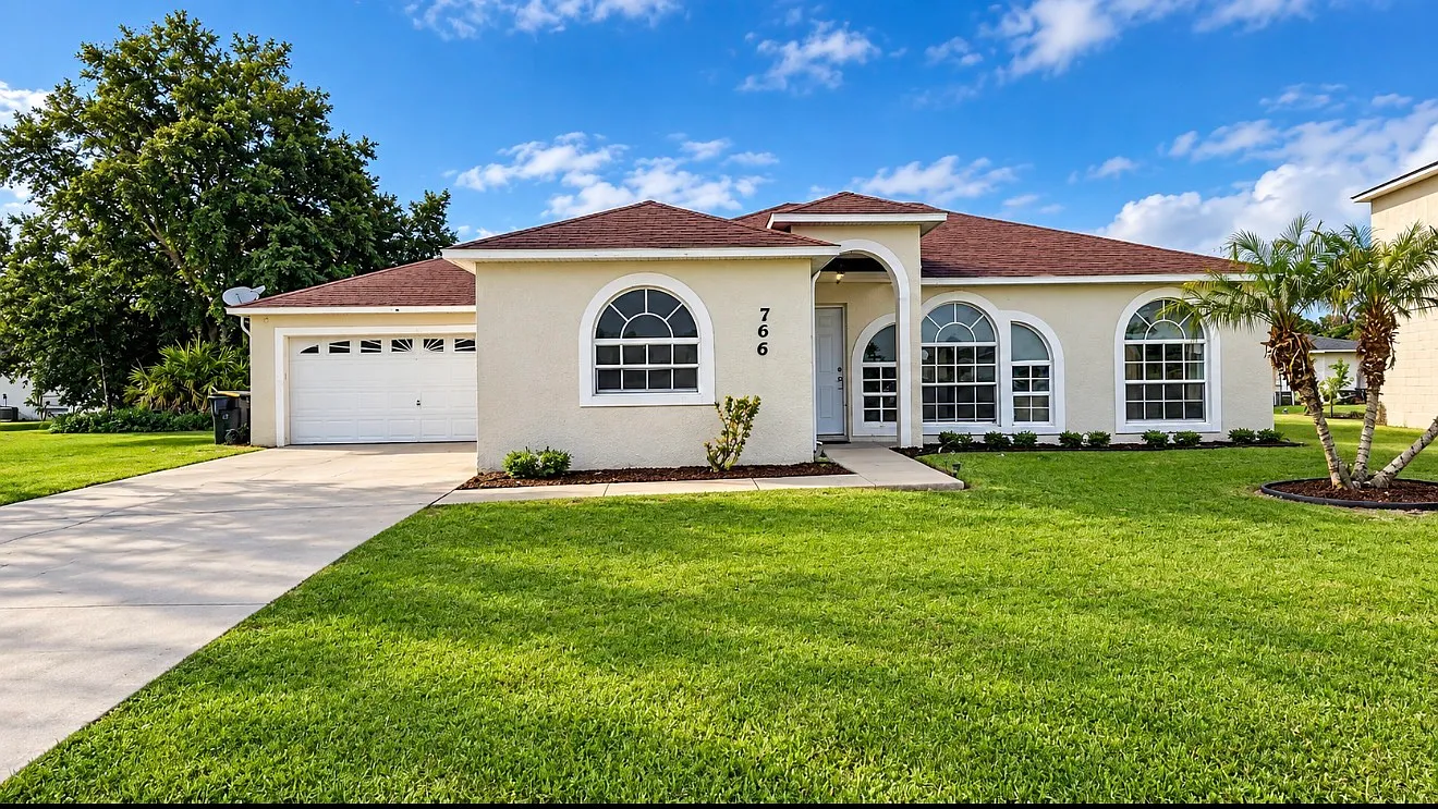 3 bed, 1258 sqft, $1,850 — Photo 1