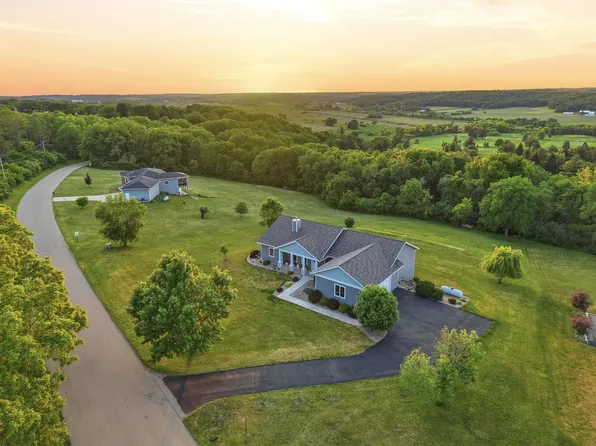 W4896 Edelweiss Rd, New Glarus, WI 53574