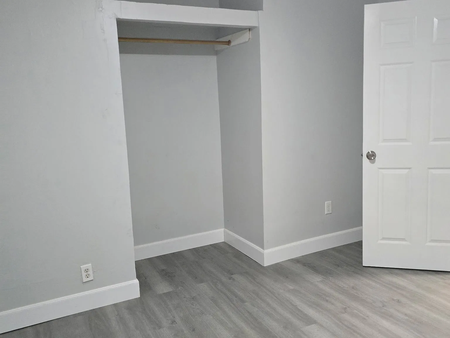 6104 Twin Oaks Dr — Photo 3