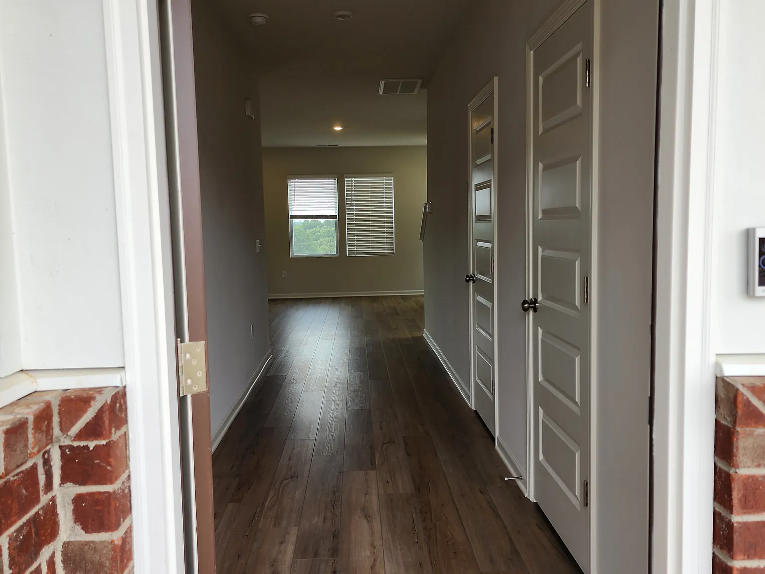 4 bed, 2.5 bath, 2011 sqft, $2,600 — Photo 3