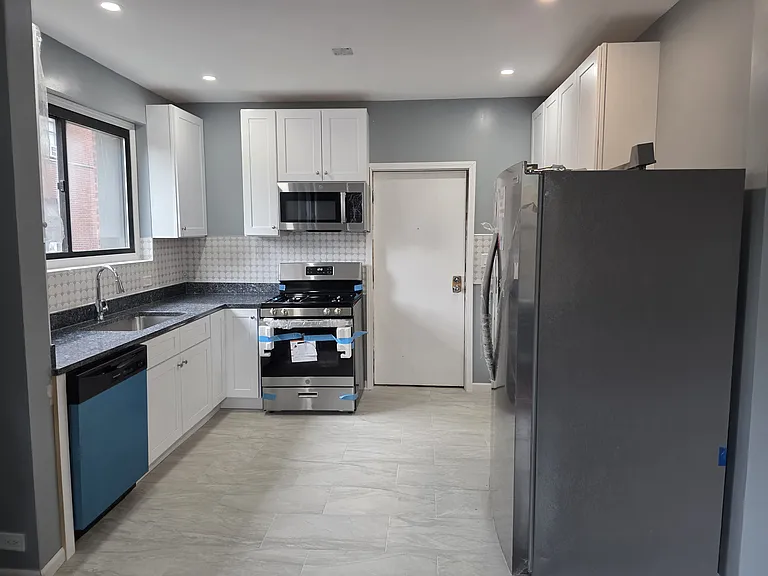 2054 E 69th St #1B — Photo 6