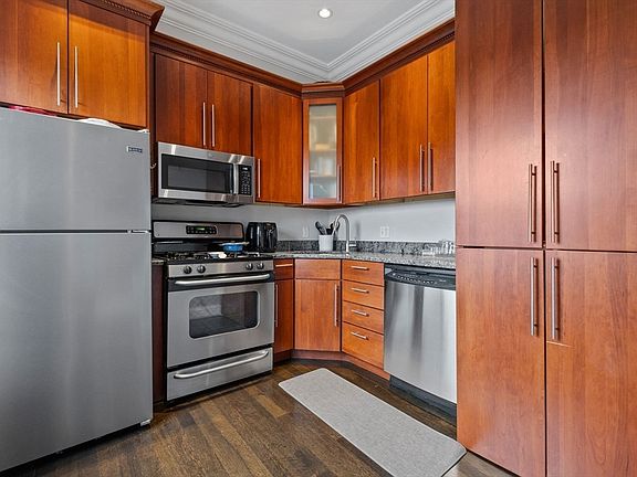 3rd image of 7 Stillman Pl #9