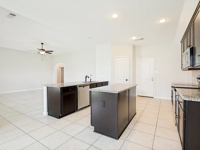 607 Shady Meadow Ln — Photo 8