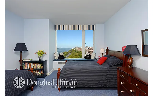 Sold by Douglas Elliman | media 8