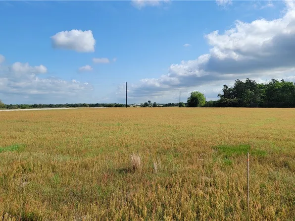 13 Hillcrest Ct, Franklin, TX 77856