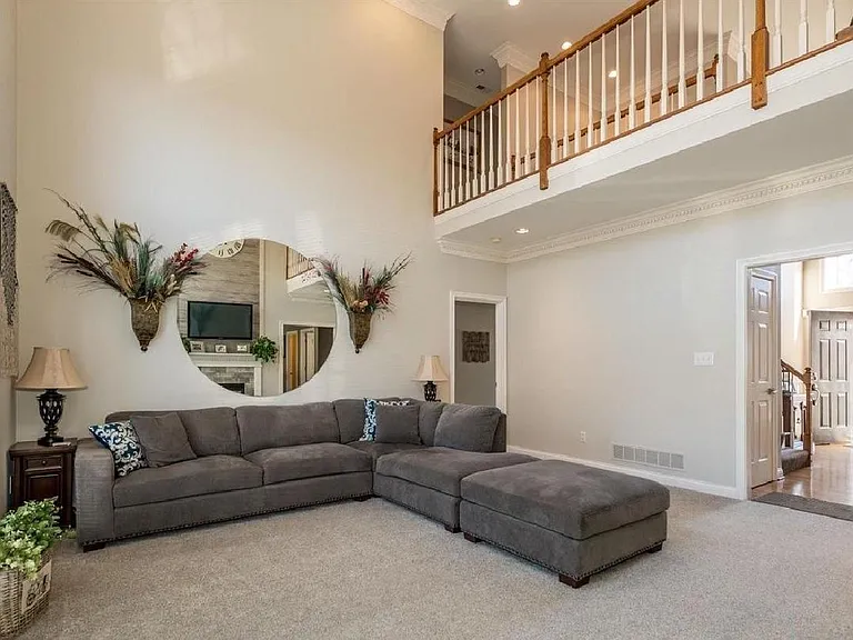 5012 Wolfpen Woods Dr — Photo 6
