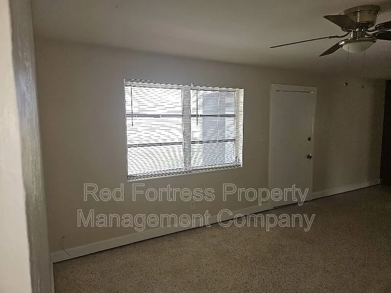 2530 Kennesaw St — Photo 2