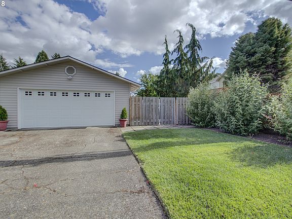 4th image of 8721 NE 99th St