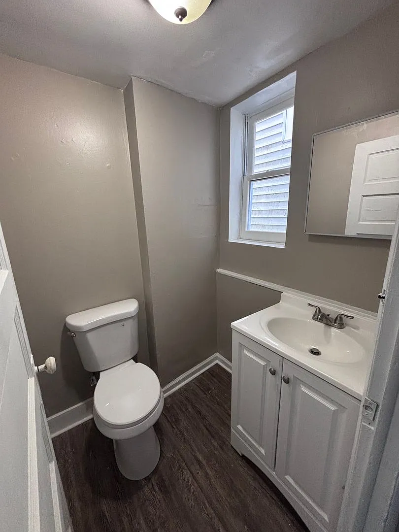 4 bed, 1.5 bath, 1404 sqft, $1,800 — Photo 4