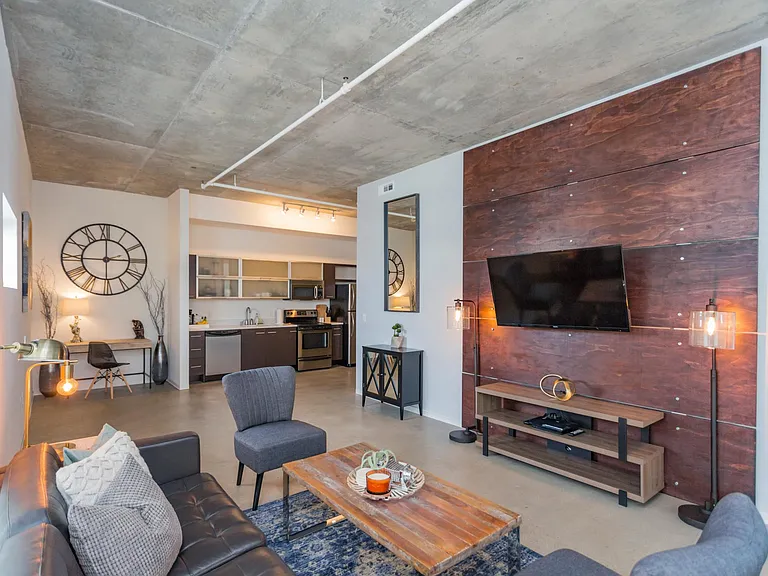 2115 Yeaman Pl #636 — Photo 3