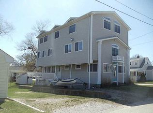 12 Saint James Rd, Narragansett, RI 02882