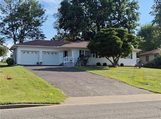 513 W 19th St, Higginsville, MO 64037