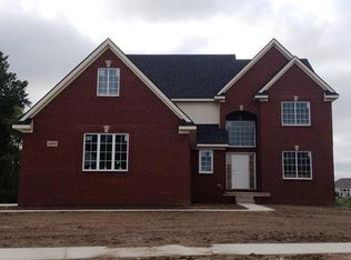 24018 Enclave Dr, South Lyon, MI 48178