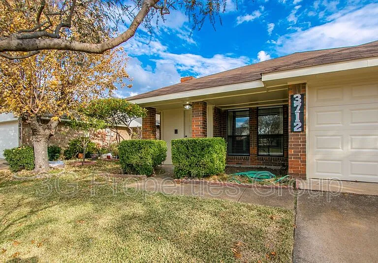 3712 Roussillon Dr — Photo 3