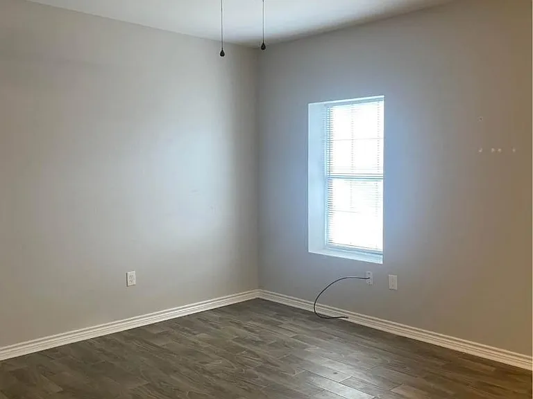 Unit Photo