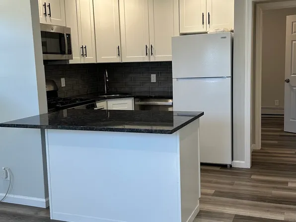 (undisclosed Address), Lindenhurst, NY 11757