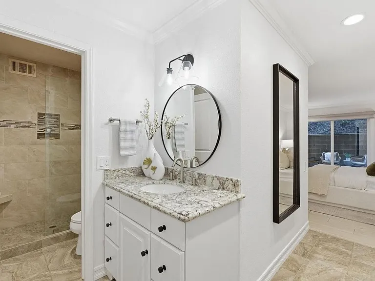3335 La Mesa Dr — Photo 14