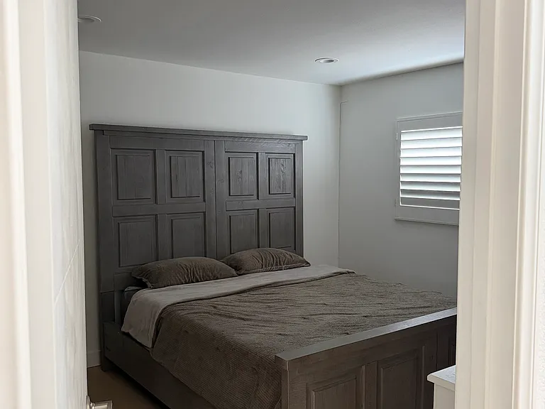 164 W 220th St #9 — Photo 9