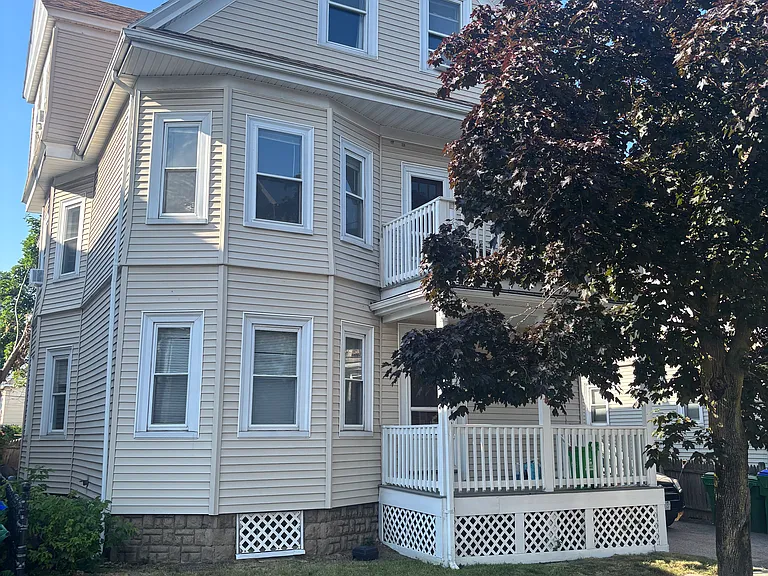 16 Hale Ave #1 — Photo 1