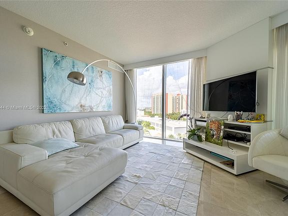 3rd image of 150 Sunny Isles Blvd #11003