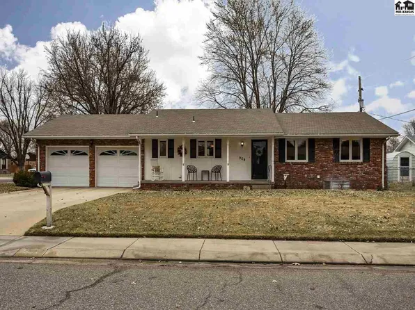 904 Wyoming Ave, Hutchinson, KS 67502