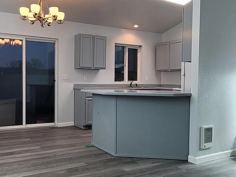 1208 Westbrook Loop #B — Photo 4