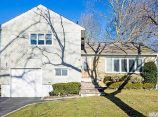 727 Cynthia Dr, East Meadow, NY