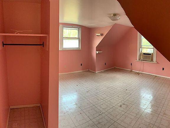5th image of 2103 Yoast Ave