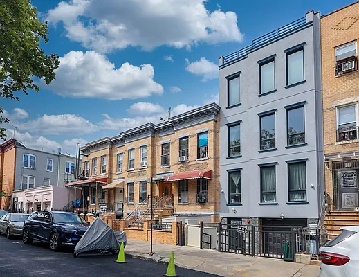 Sold by Remax Edge | media 4