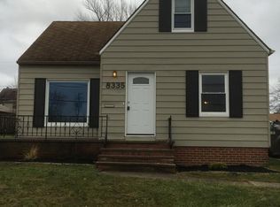 8335 Snow Rd, Parma, OH 44129