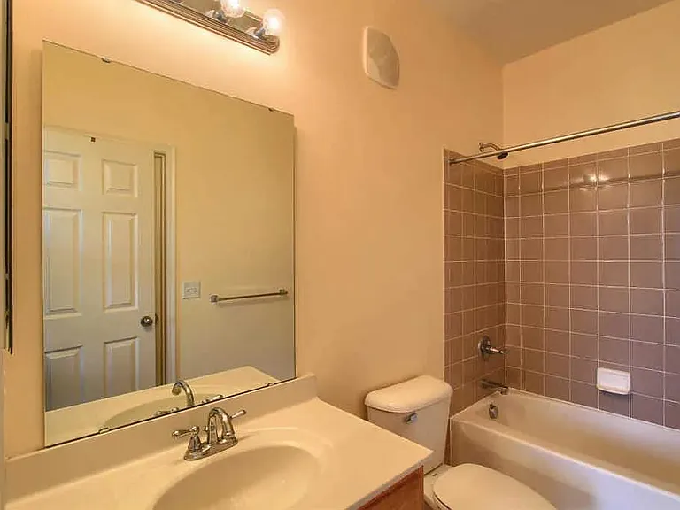 1434 Laurel Park Dr — Photo 24