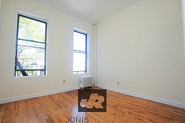 Rented by Jonis Realty | media 11