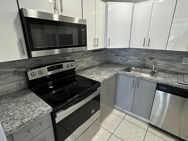 8311 SW 142nd Ave #J202 — Photo 5