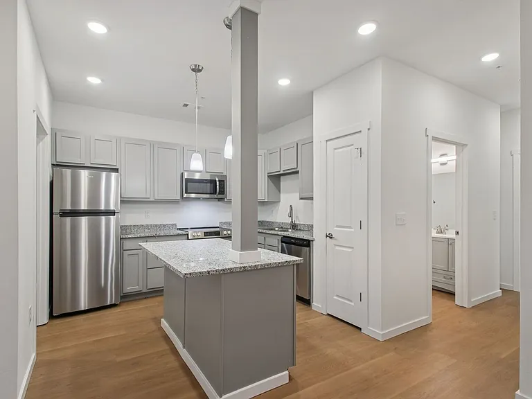 Portland Place Apartments — Photo 90