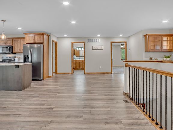 5th image of 600 W 13th St