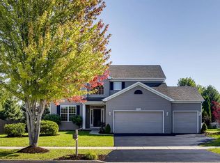 2042 Wild Indigo Ln, Yorkville, IL 60560