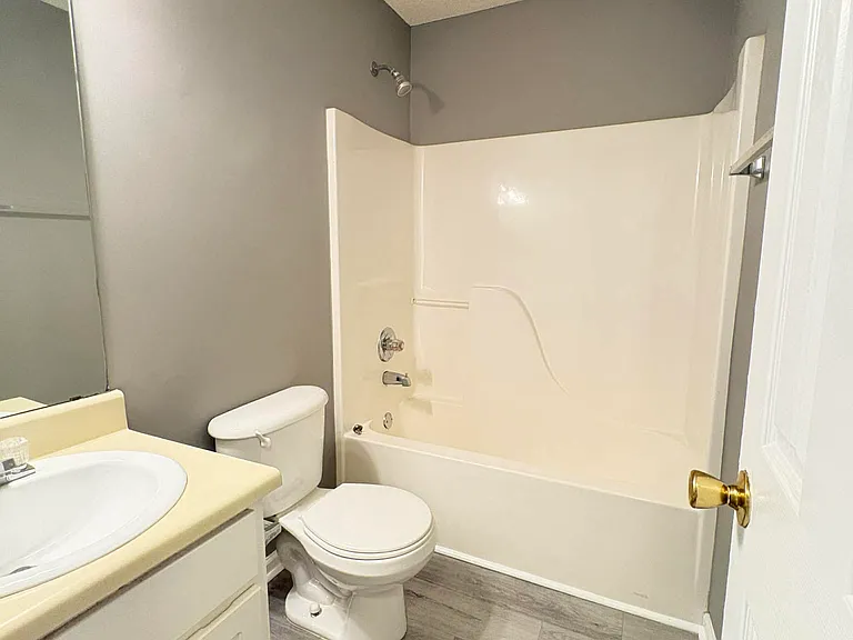 4902 Larkspur Ln — Photo 10