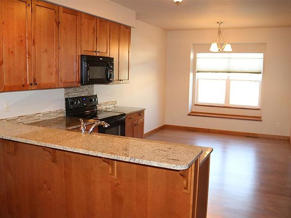 5th image of 223 Pine Creek Dr
