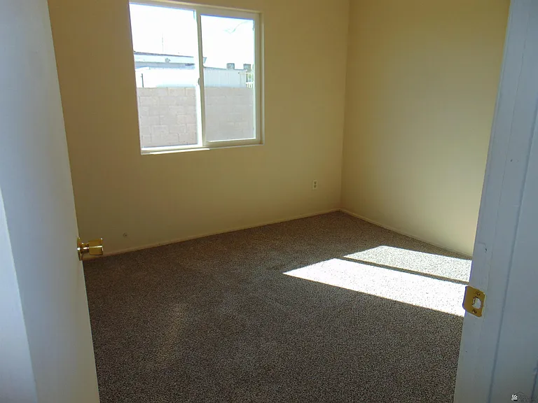 2070 E La Mesa St — Photo 10