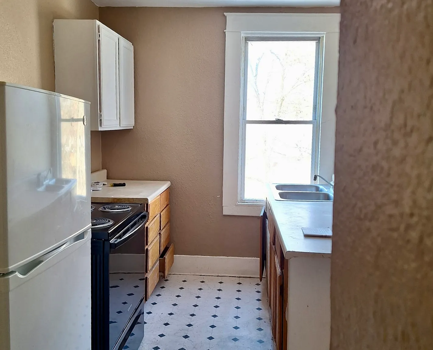 2 bed, 750 sqft, $850 — Photo 1