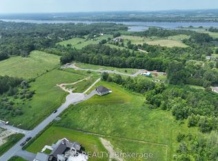 26 Nirmala Dr, Ottawa, ON K4C0B2