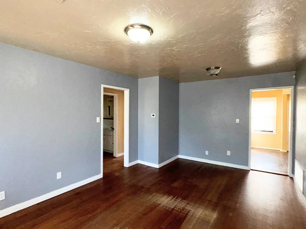 4108 SE 25th St — Photo 3