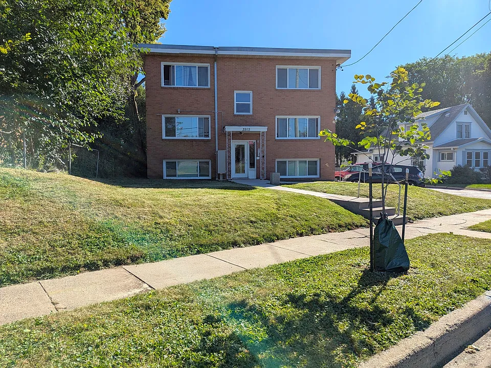 3915 Lookout Place