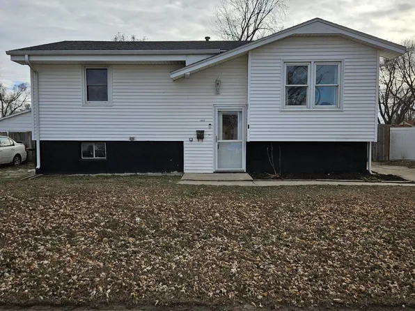 1203 Avenue O, Carter Lake, IA 51510