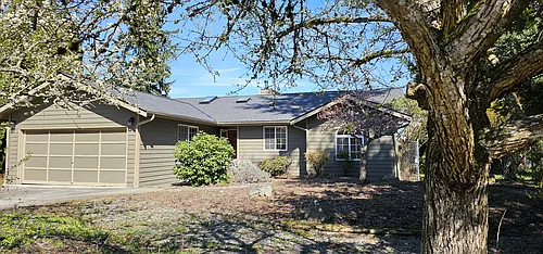 1305 Uplands Dr Photo 1