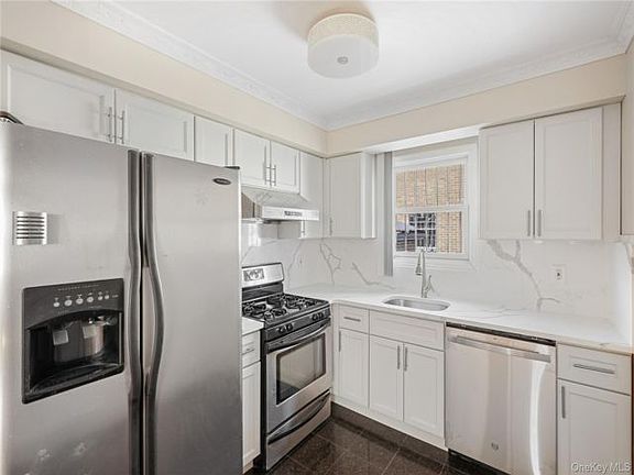 5th image of 214-27 38th Ave #Flo