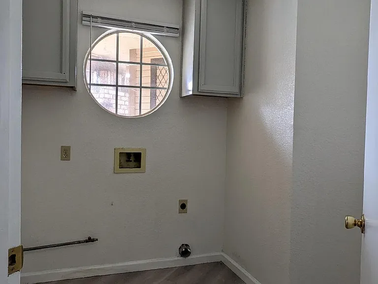 9173 Beaulieu Way — Photo 11