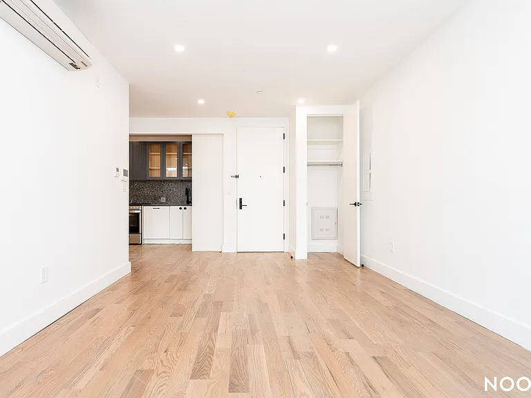 228 N 7th St #315 — Photo 2