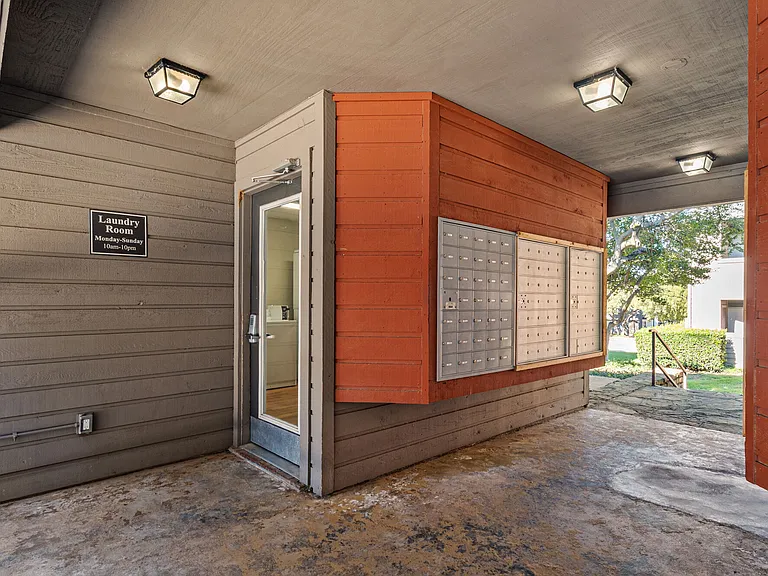 Kennington Apartments — Photo 25