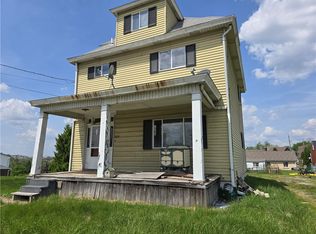 2620 Skyline Dr, West Mifflin, PA 15122
